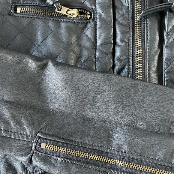 Size small jacket. - Picture 3 of 4